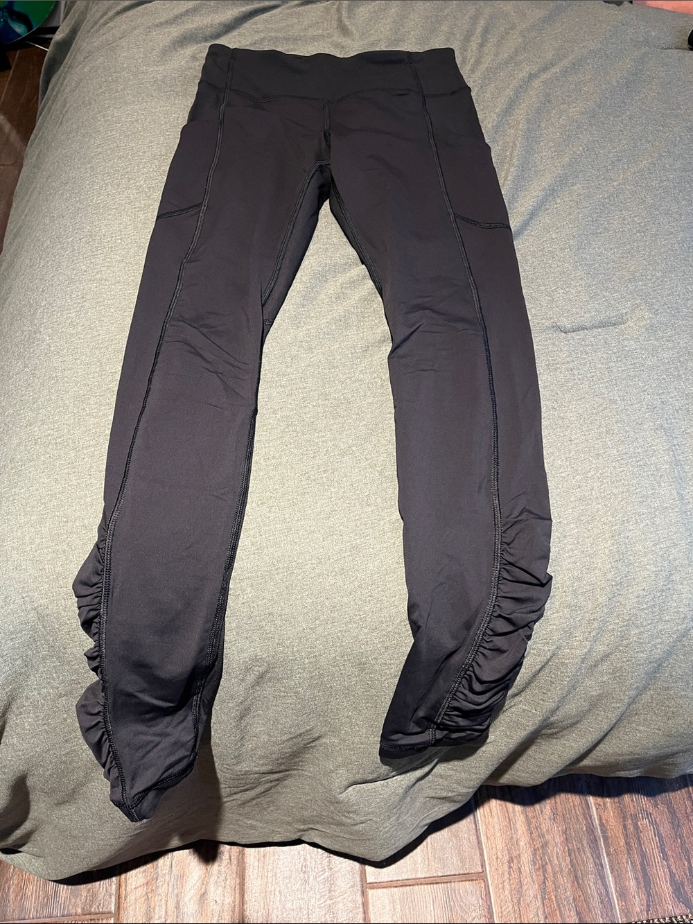 lululemon athletica Black Ruched Ankle Leggings
